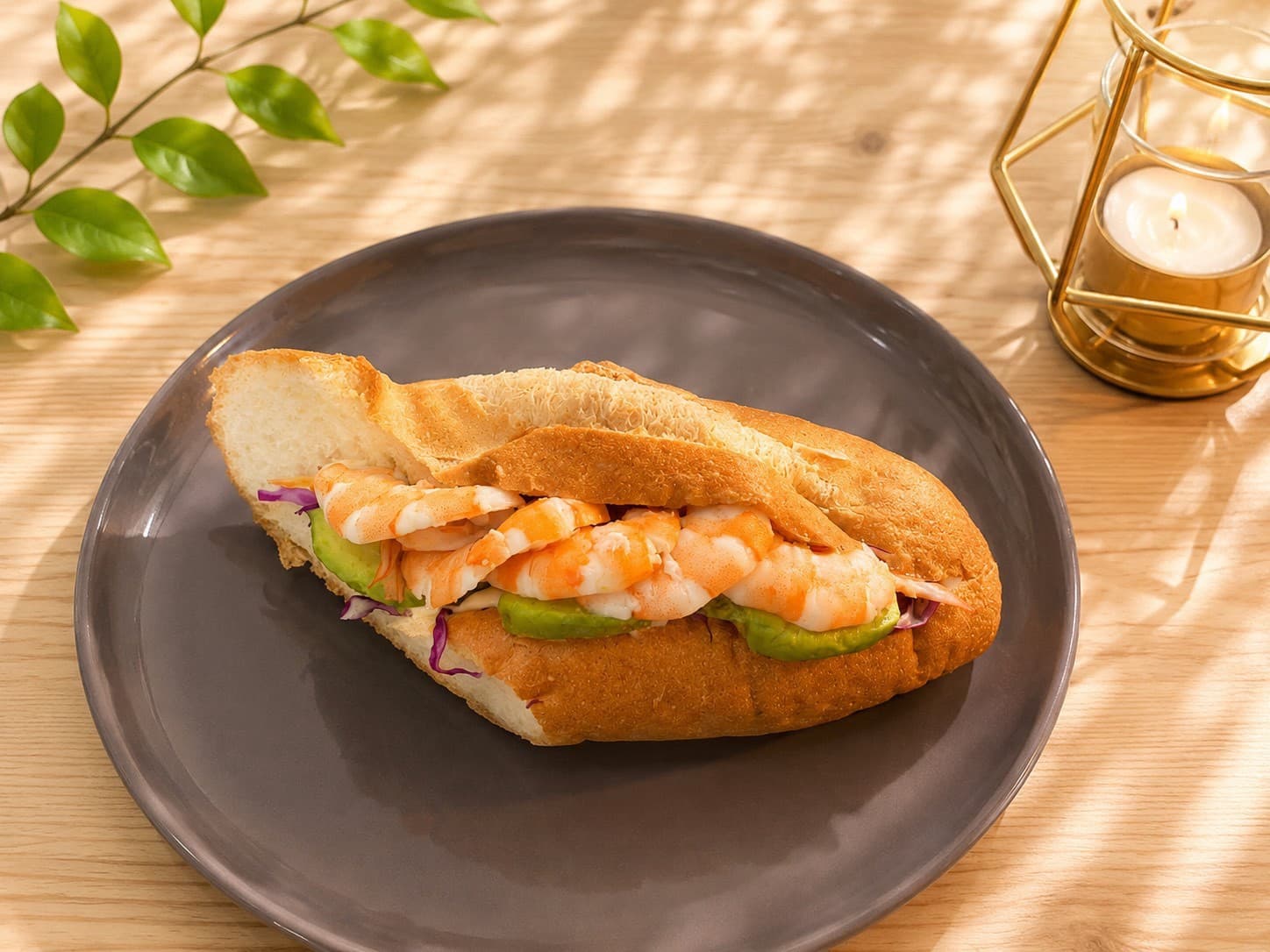 バインミー 海老とアボカド(Banh Mi — Shrimp & Avocado)