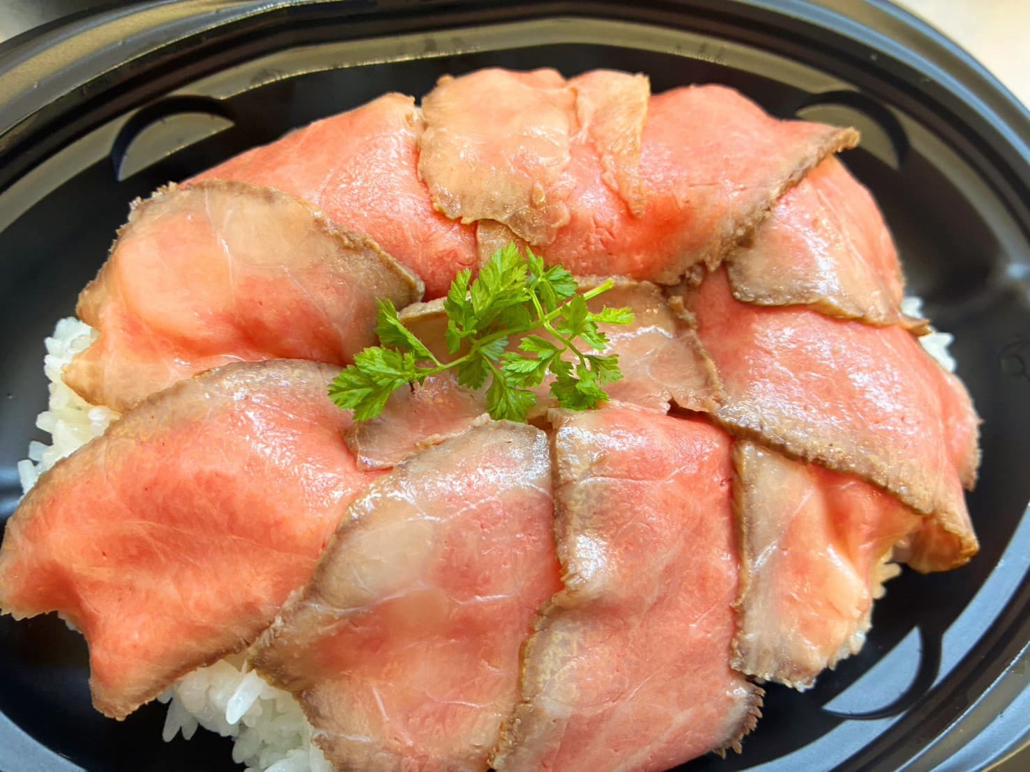 ローストビーフ丼(Roast Beef Don)
